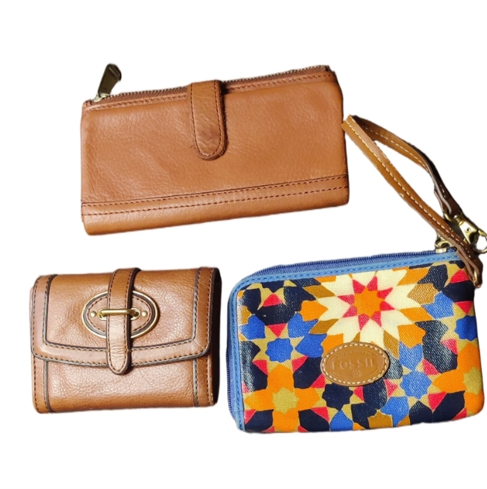 Fossil Women's Wallet And Wristlet Bundle